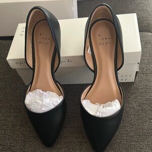 A New Day Black Flats with Pointed Toe Design